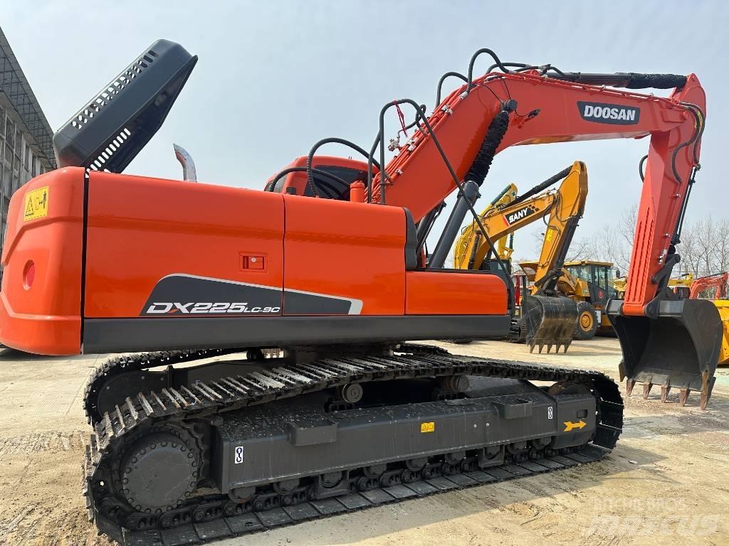 Doosan DX 225LC-9C Escavatori cingolati