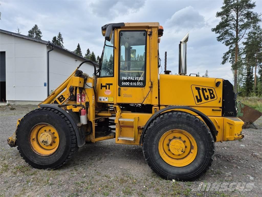 JCB 411B Pale gommate