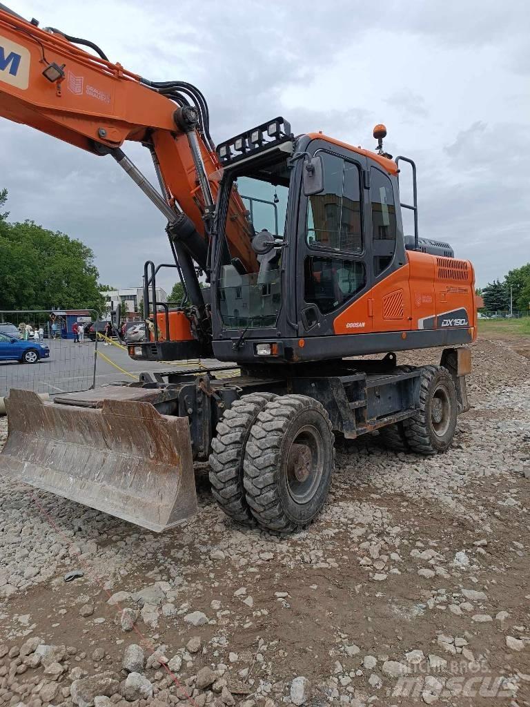 Doosan DX 190 W-5 Escavatori gommati