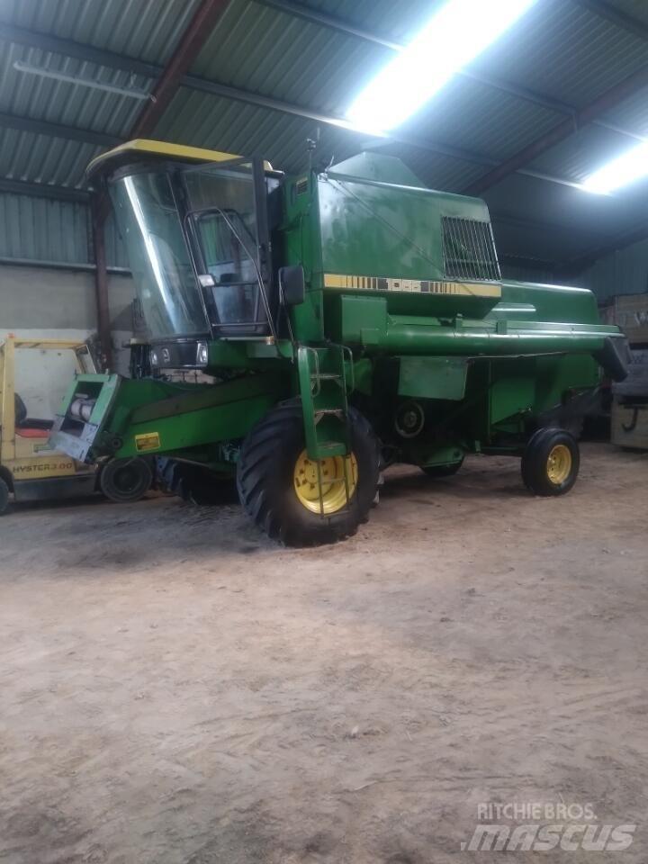 John Deere 1065 Mietitrebbiatrici