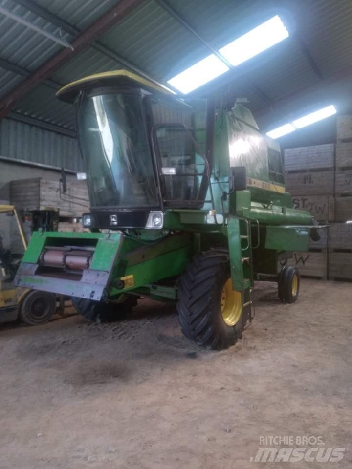 John Deere 1065 Mietitrebbiatrici