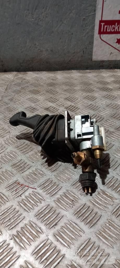 Scania S 94     1324425 Cabine e interni