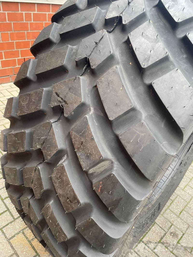 BKT 650/65R30,5 Pneumatici, ruote e cerchioni