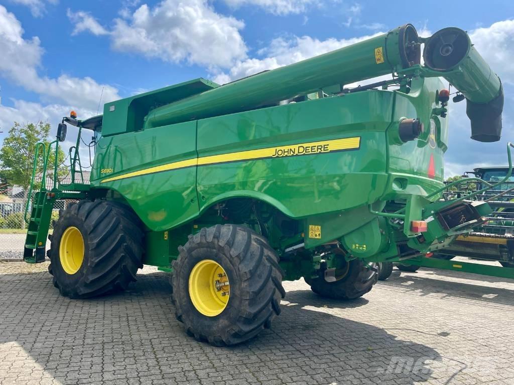 John Deere S 690 i Mietitrebbiatrici