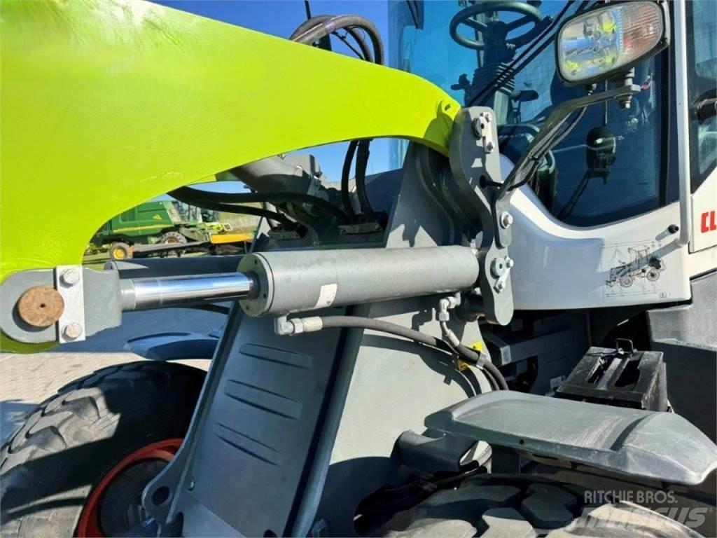 CLAAS Torion 644 Pale gommate