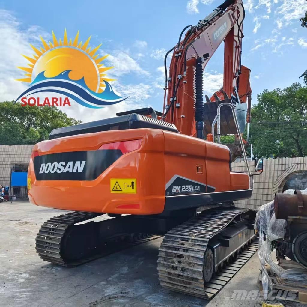 Doosan DX 225 LCA Escavatori cingolati