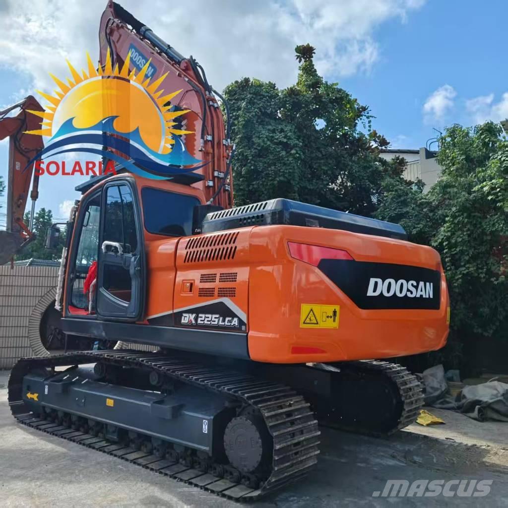 Doosan DX 225 LCA Escavatori cingolati