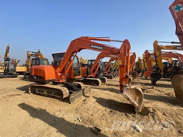 Doosan DX80 Escavatori medi 7t - 12t