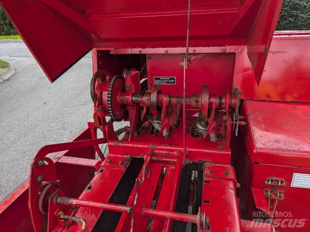 Massey Ferguson 124 Presse quadre