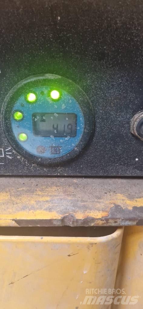 Haulotte Compact 8 Piattaforme a pantografo