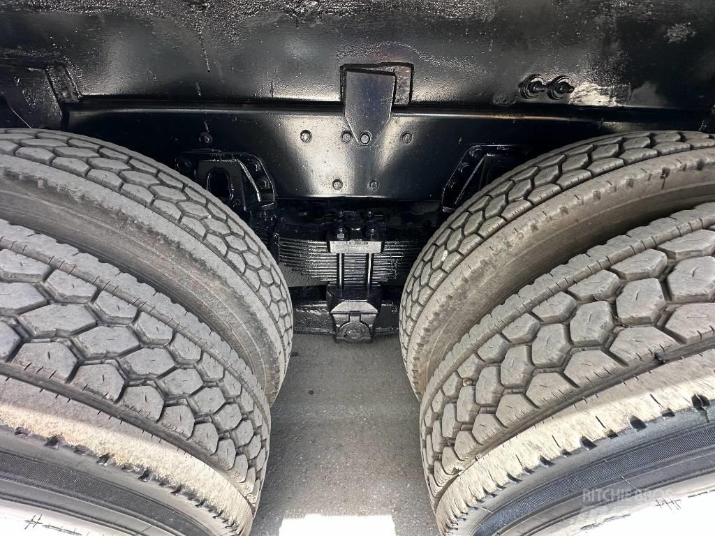 Sterling L 9500 Camion autospurgo