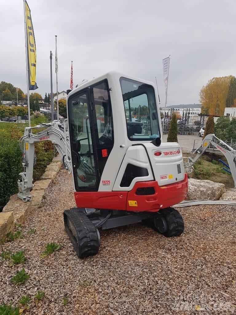 Takeuchi TB225 Miniescavatori