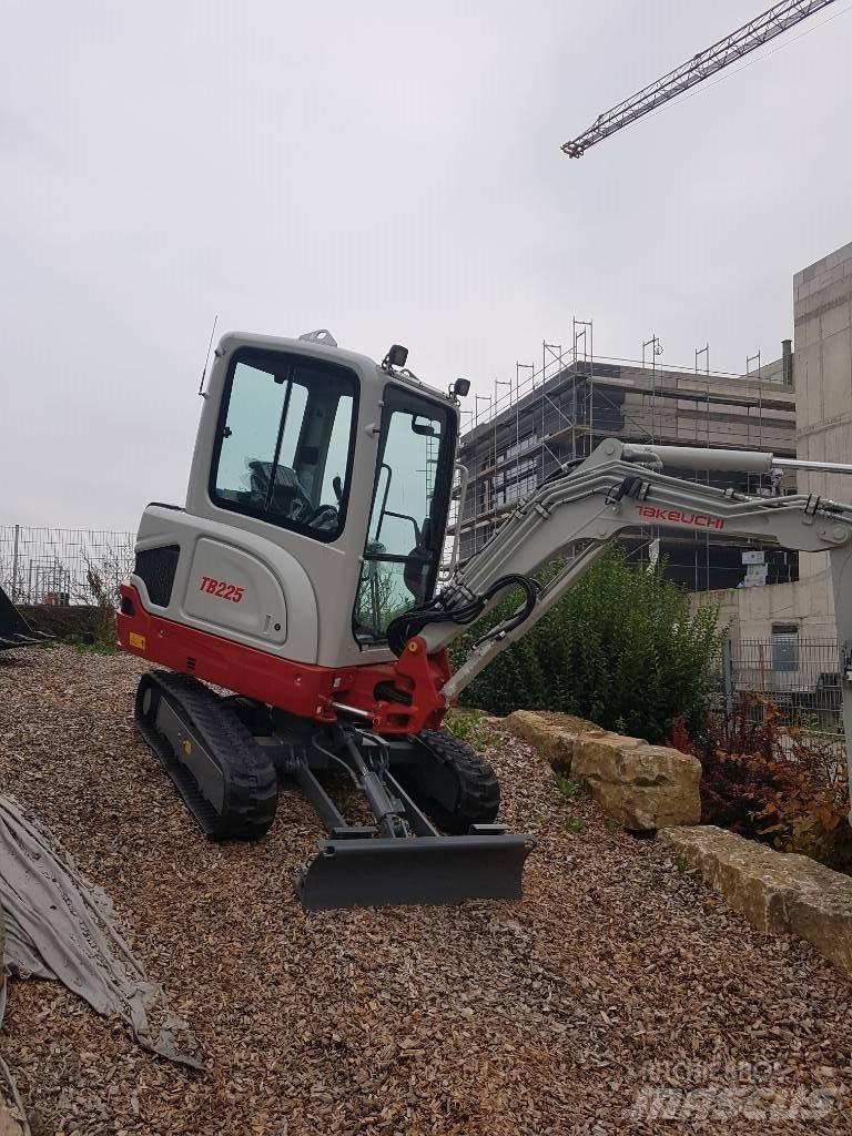 Takeuchi TB225 Miniescavatori