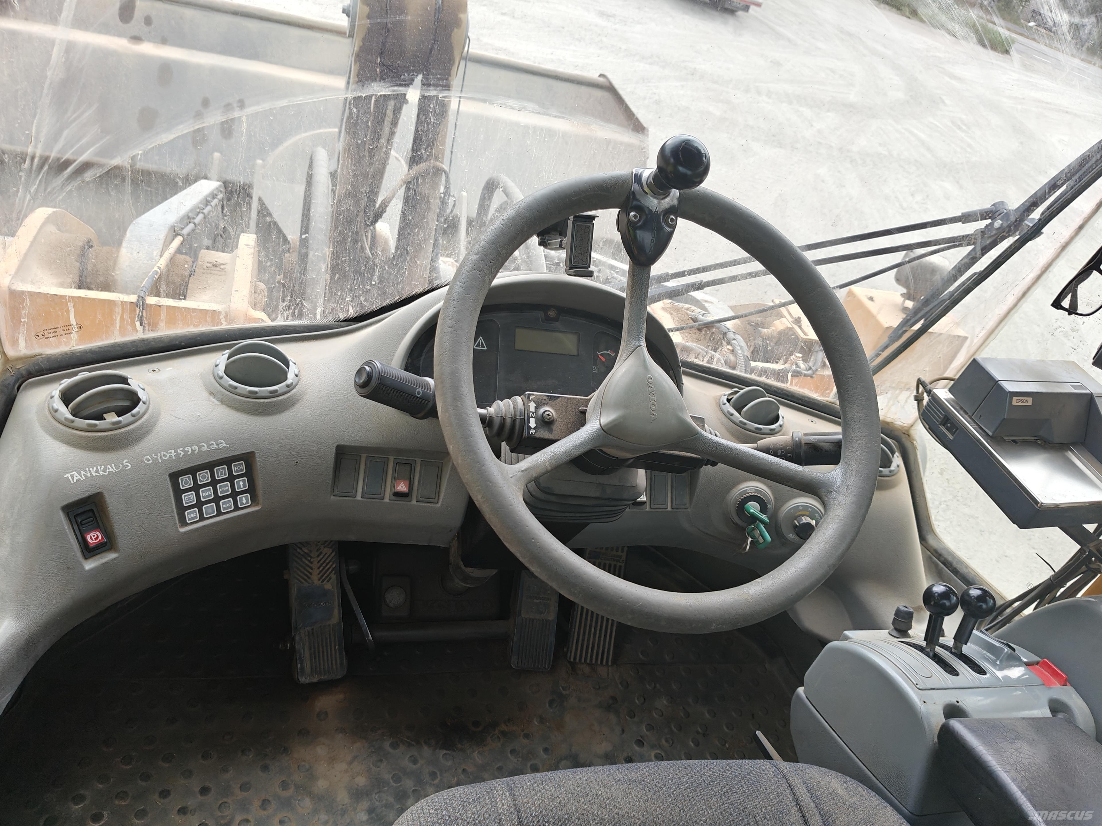 Volvo L 220 E Pale gommate