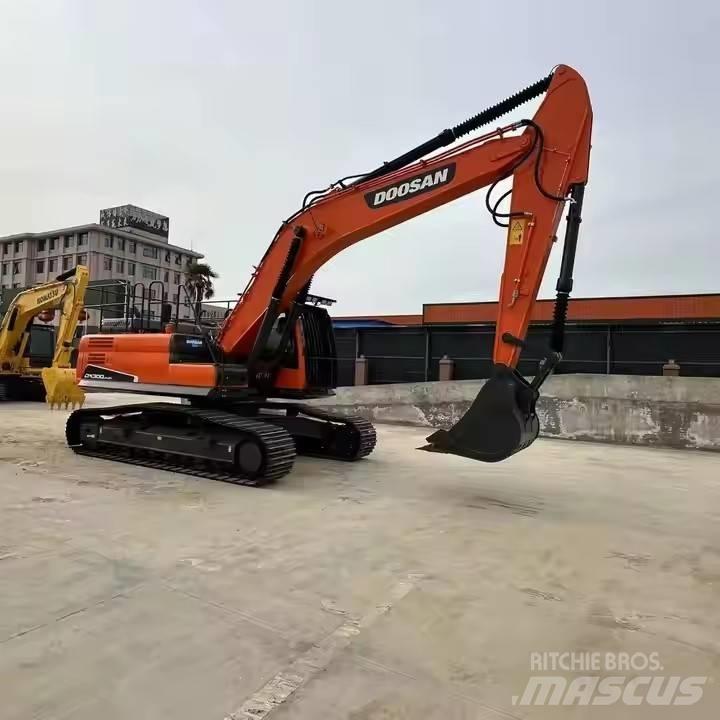 Doosan DX300LC Escavatori cingolati