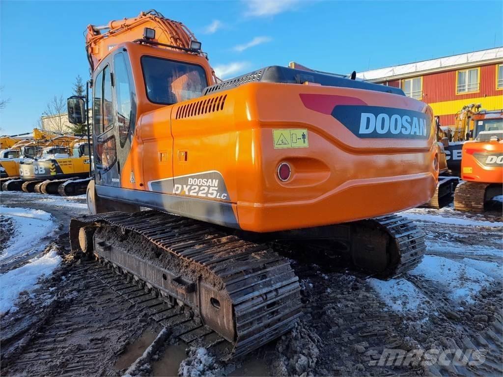 Doosan DX 225 LC Escavatori cingolati