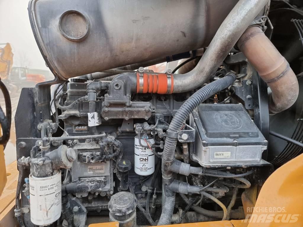 CASE 721 F Pale gommate