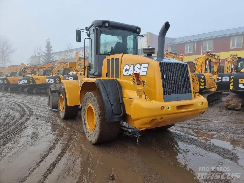 CASE 721 F Pale gommate