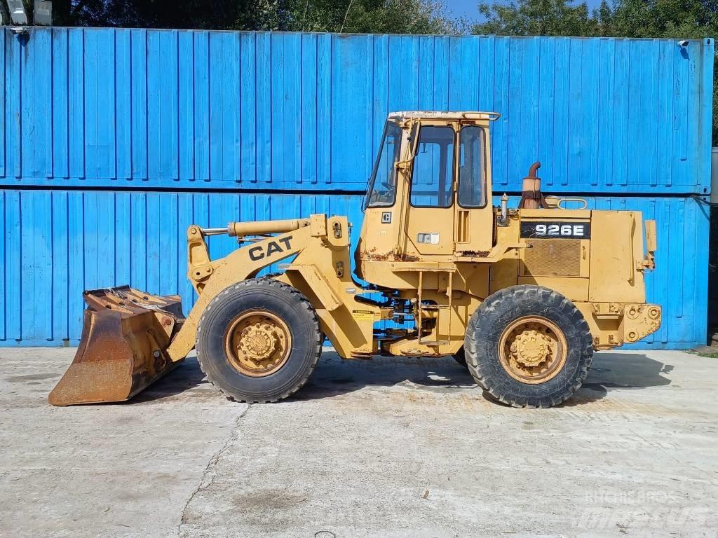 CAT 926 E Pale gommate