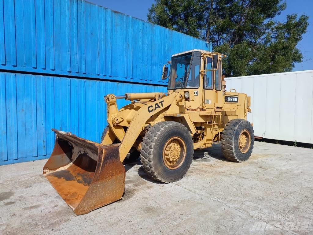 CAT 926 E Pale gommate