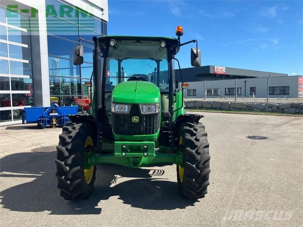 John Deere 5067E Trattori