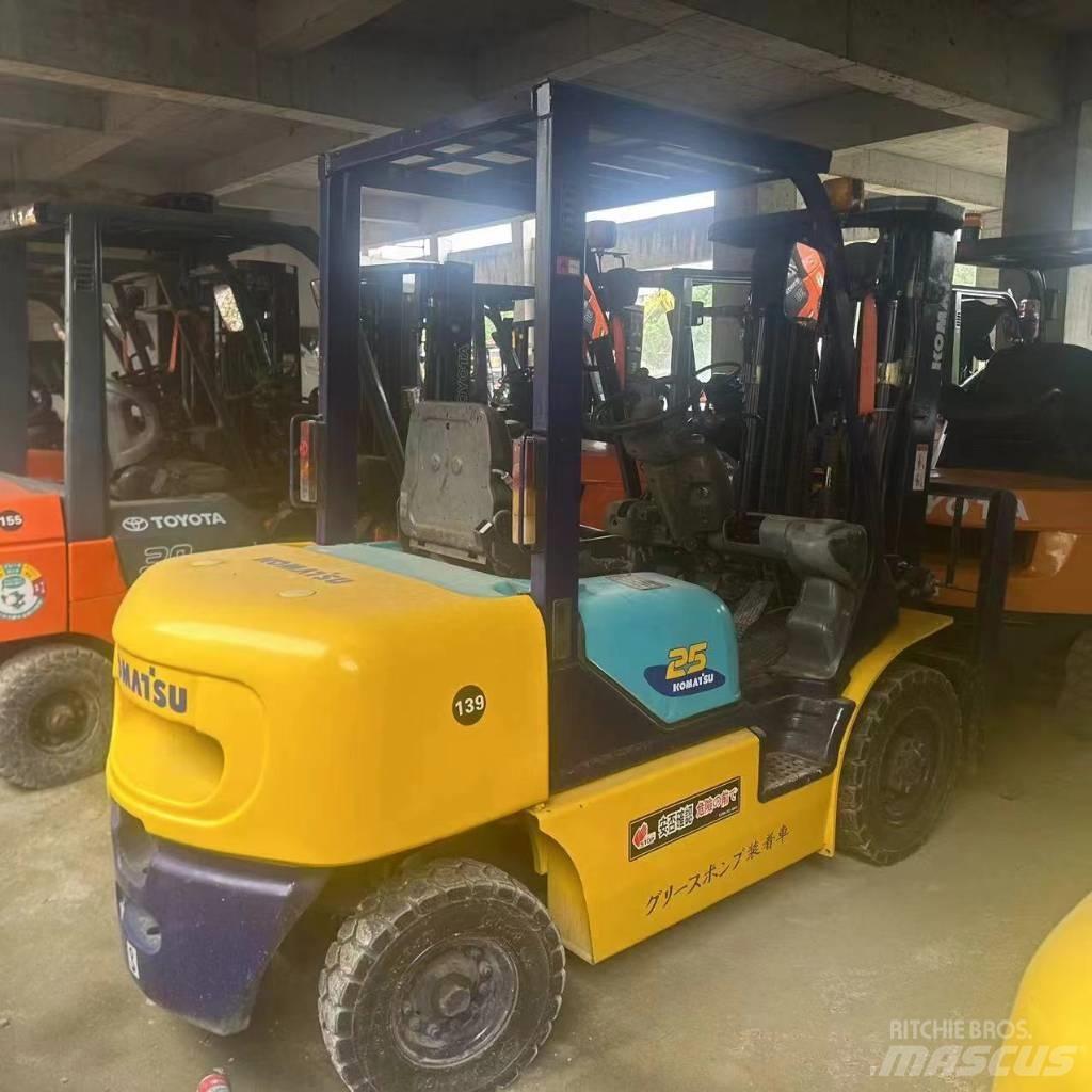 Komatsu F25T-14 Carrelli elevatori diesel