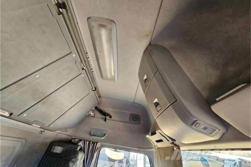 UD TRUCKS QUON Camion altro