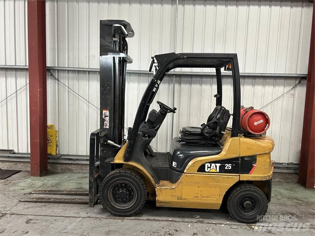 CAT GP25N Carrelli elevatori GPL
