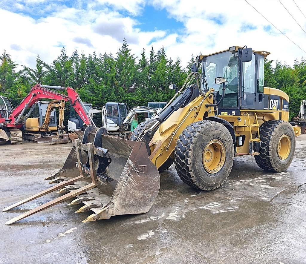 CAT 930 G Pale gommate