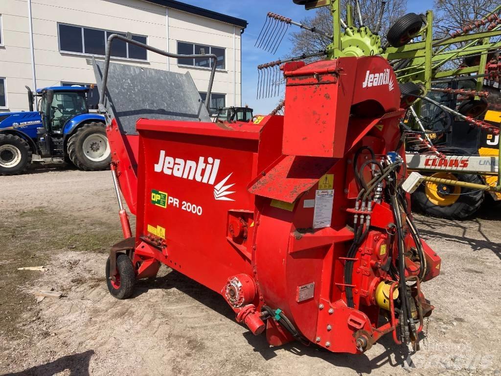 Jeantil PR 2000 Trinciatrici, tagliatrici e srotolatrici per balle