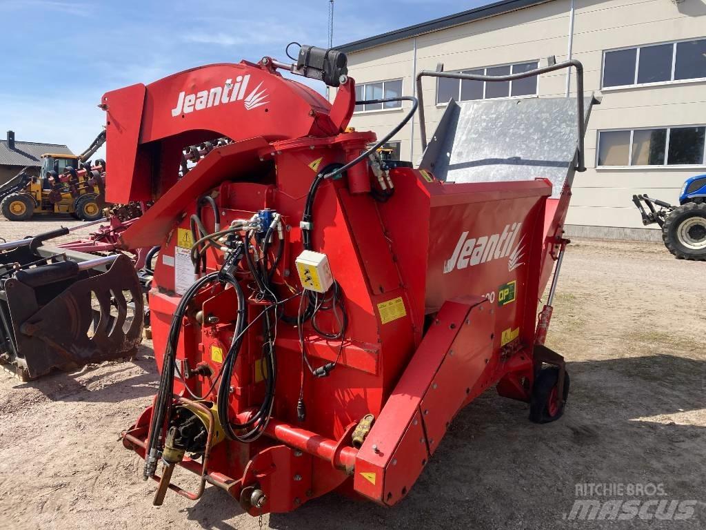 Jeantil PR 2000 Trinciatrici, tagliatrici e srotolatrici per balle