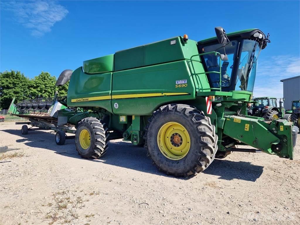 John Deere S690 Mietitrebbiatrici