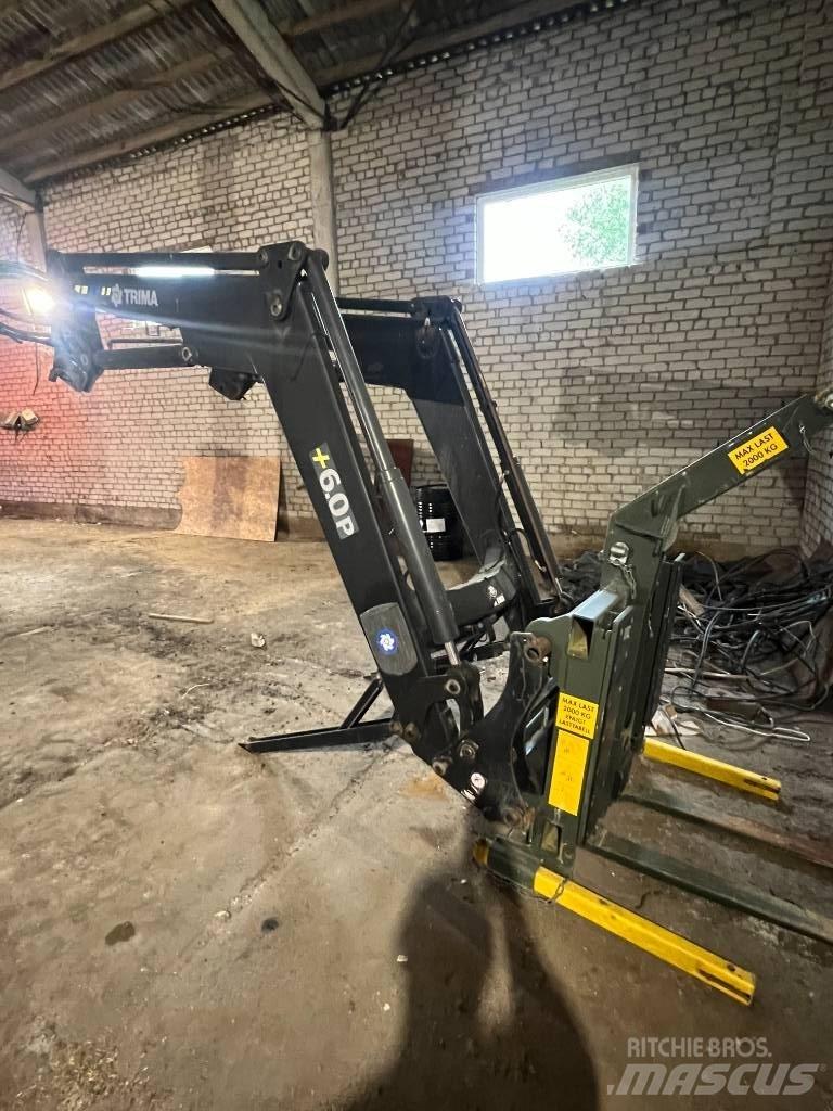 CLAAS Axion 840 Trattori