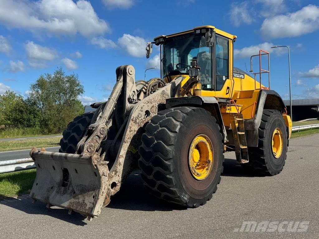 Volvo L220H Pale gommate