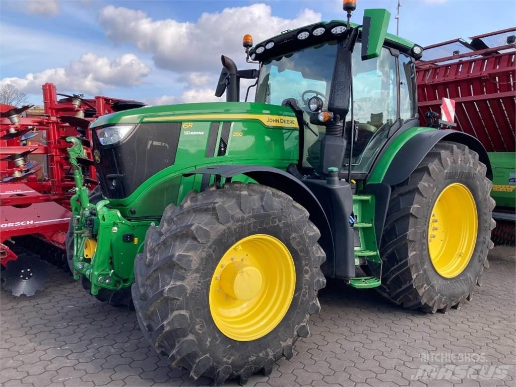 John Deere 6R250 Trattori