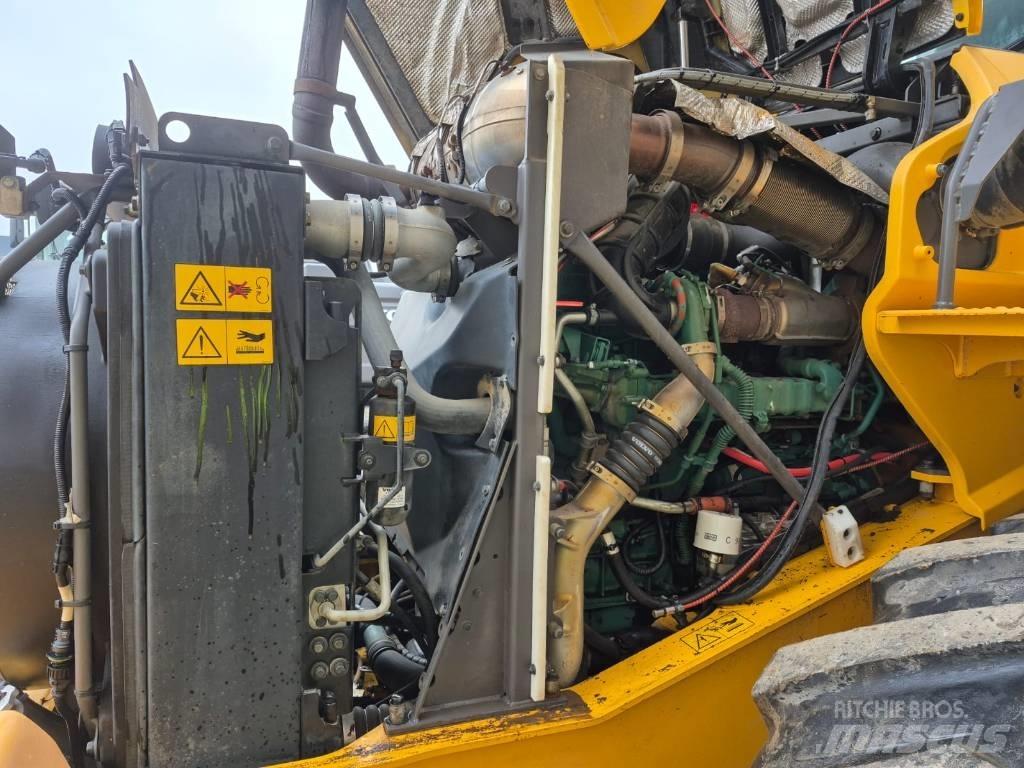 Volvo L90G Pale gommate