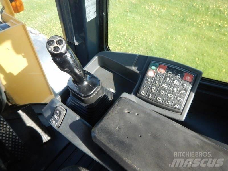 John Deere 624K Pale gommate