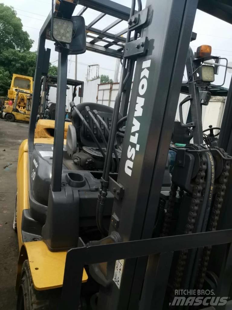 Komatsu 30 Sollevatori telescopici