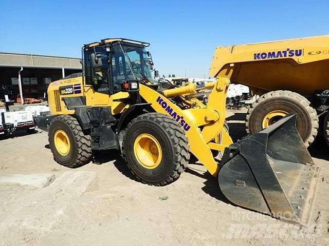 Komatsu WA320-8 Pale gommate