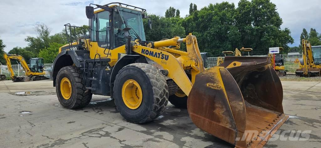 Komatsu WA380-8 Pale gommate