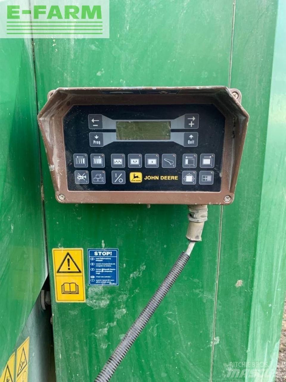 John Deere 690 Presse quadre