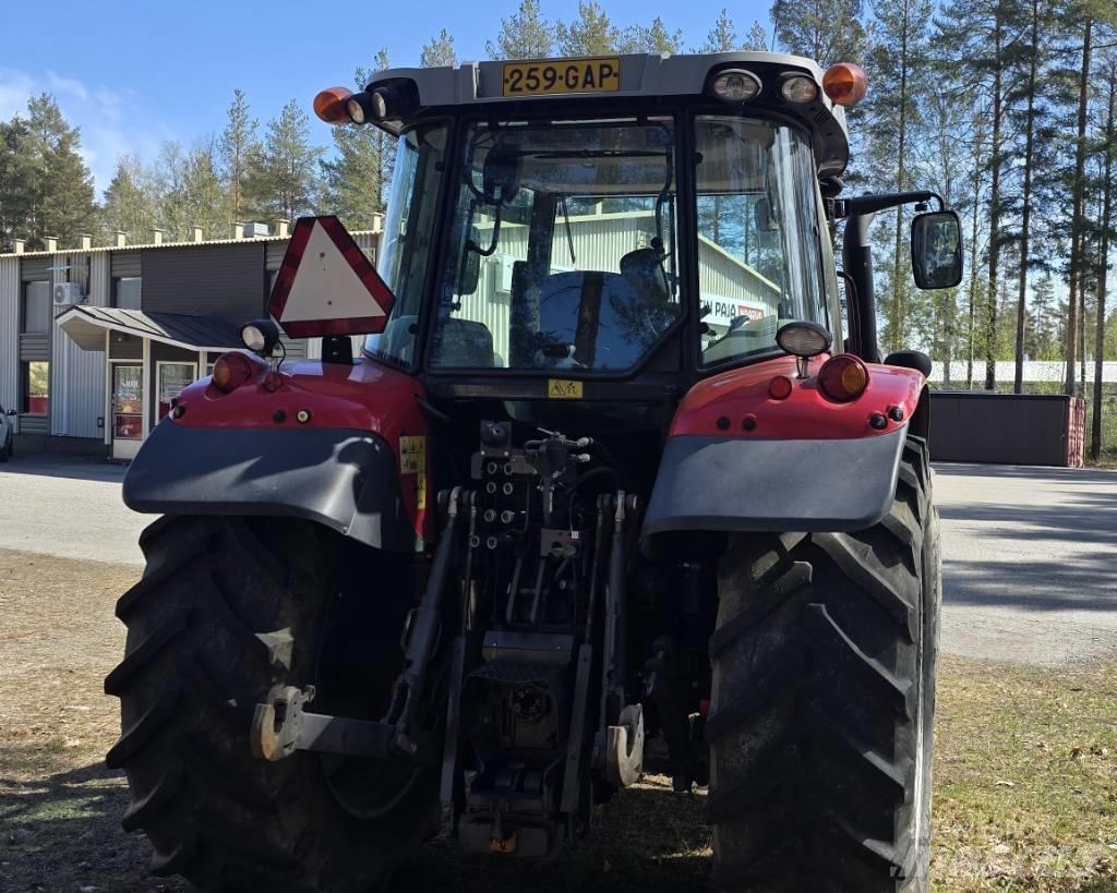 Massey Ferguson 5613 Trattori