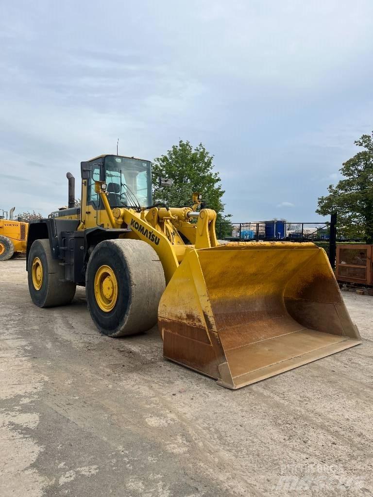 Komatsu WA 470-3H Pale gommate