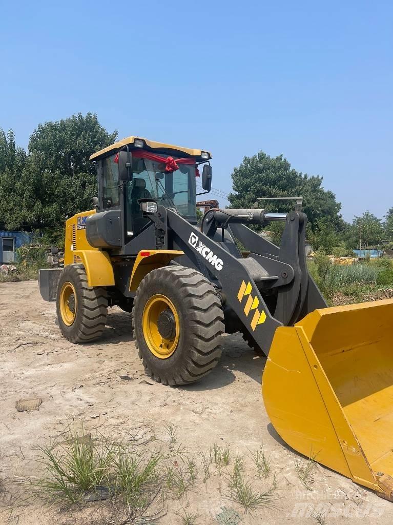 XCMG LW 300 FV Pale gommate