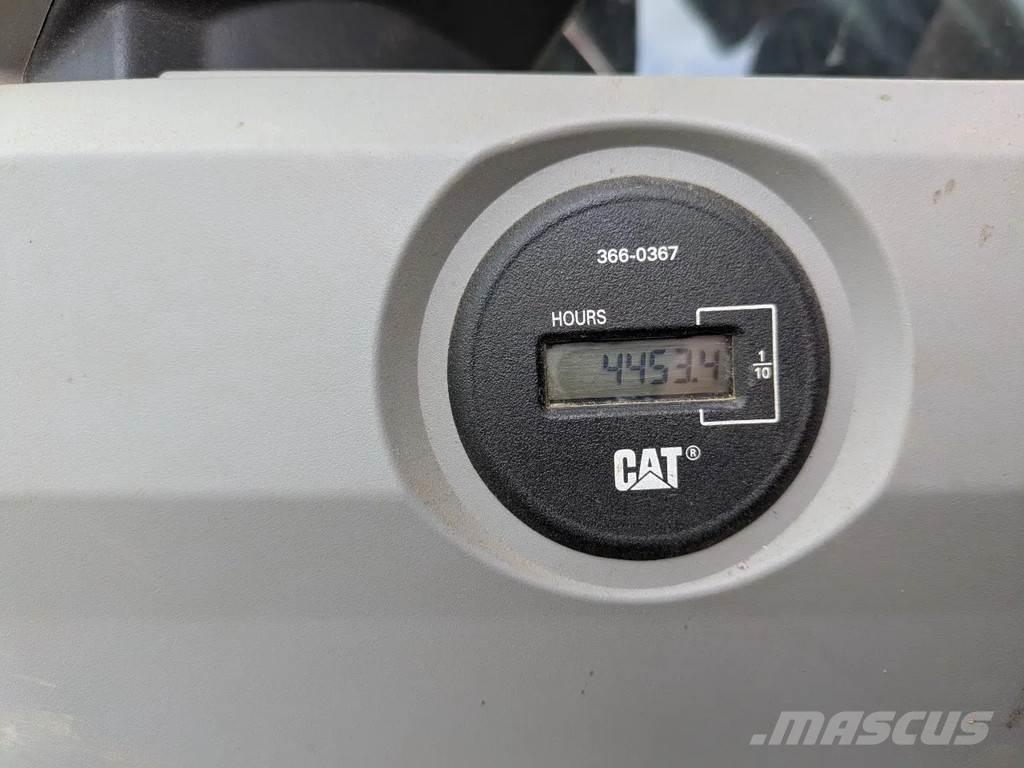 CAT 374F Escavatori cingolati