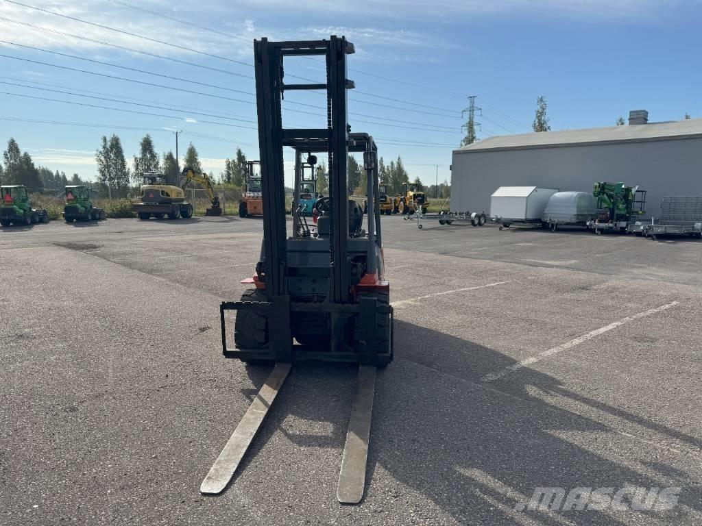 Toyota 02-7 FGJF 35 Carrelli elevatori GPL