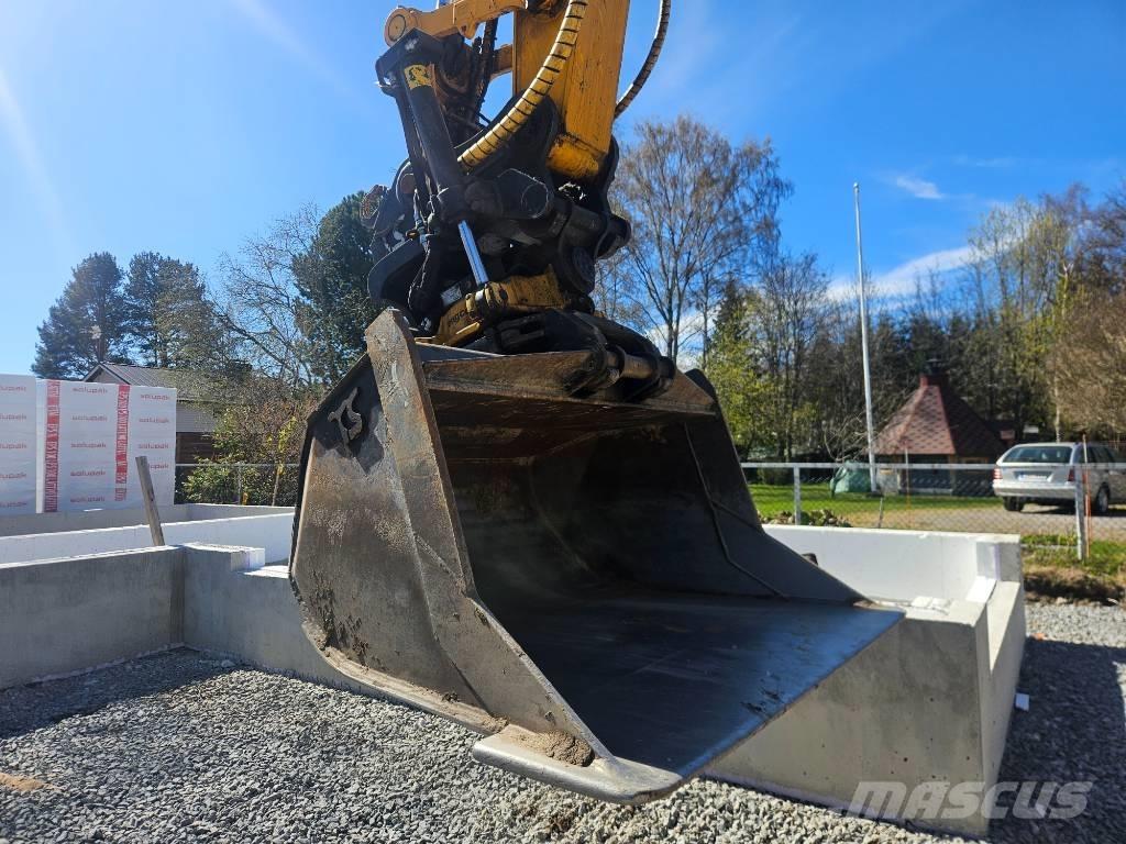 JCB 245 XLR Escavatori cingolati