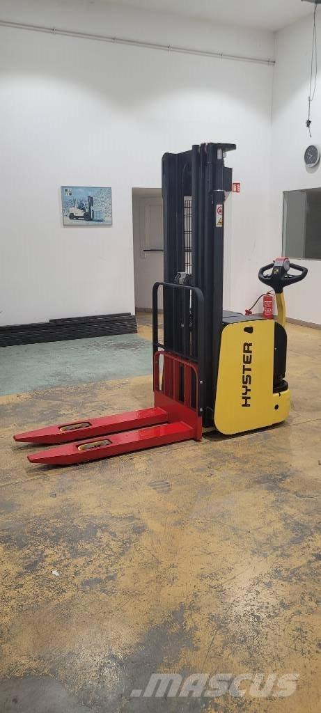 Hyster S 1.4 AC Carelli stoccatori  automatici-usati