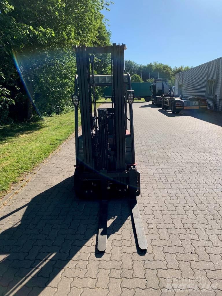 Manitou ME318 Carrelli elevatori elettrici