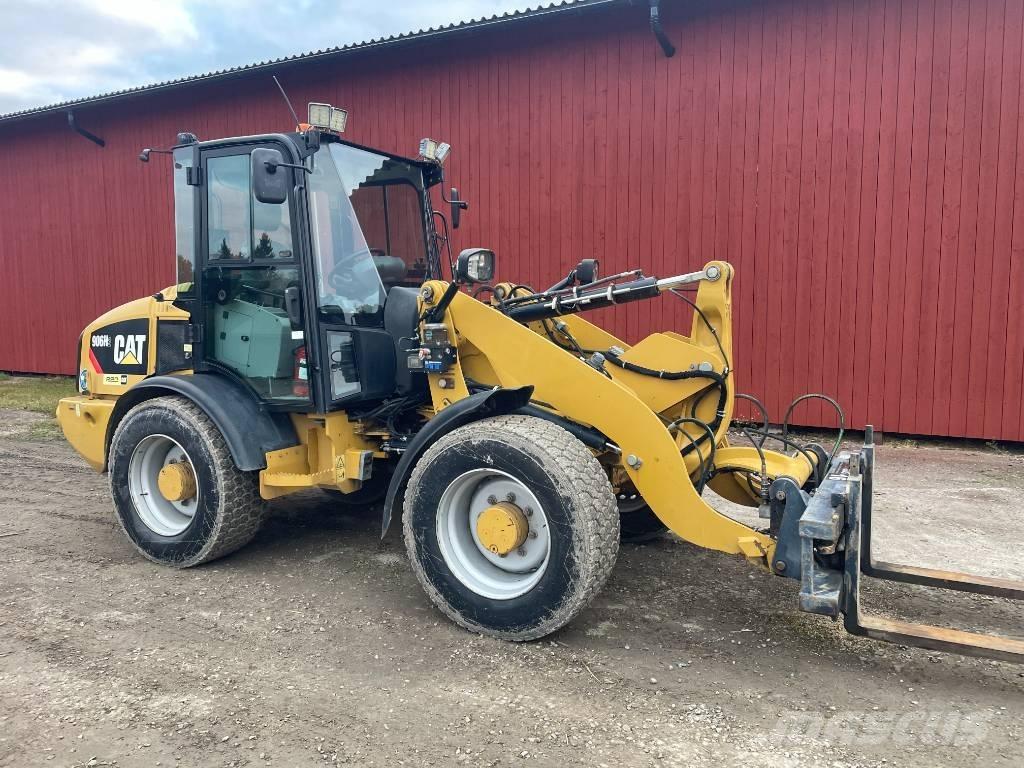 CAT 906 H 2 Pale gommate